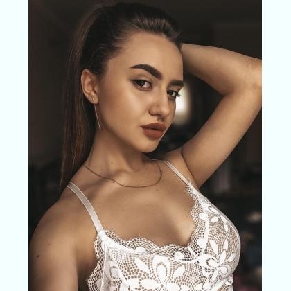     ,,,  